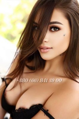 Blonde escort in Beirut: Vika is a 31 y.o. cutie for sex