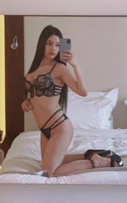 Indian escort Fallon wants to meet tonight