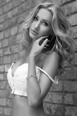 Visit out call girl in Beirut. From LBP 200/hr