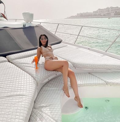 Jahara, age: 22 height: 153, weight: 44
