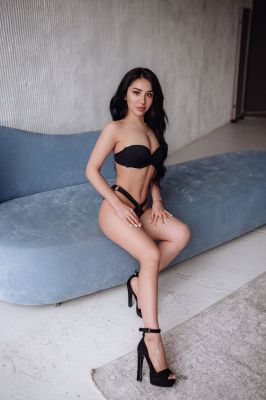 Cute lesbian girl will meet ladies, call +961381264543 
