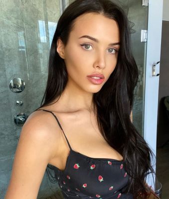 Arab escort in Beirut: Chysanthe, 23 years of age