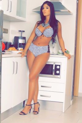Independent escort in Beirut: Arianna wants to meet a generous man