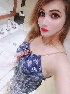 Lesbian call girl Lorenza is waiting for ladies