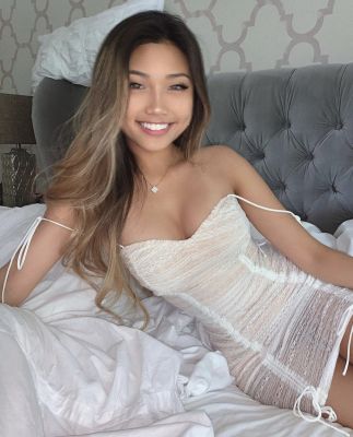 Airport escort Kami for quick sex