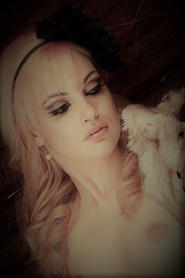lebanon escort Gloria, 164 cm, 58 kg ready for an encounter