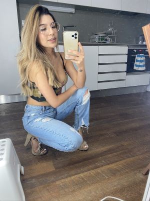 Beautiful escort elite girl Gwendolyn will be your perfect company in lebanon
