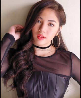 Escort profile of Holly with pics and reviews