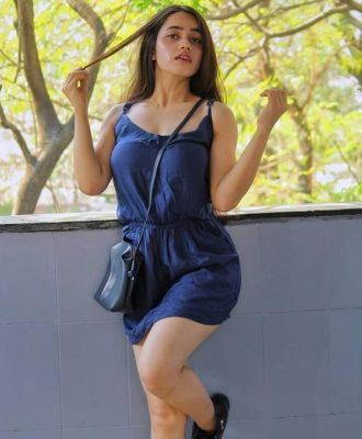 Beautiful escort model Hilda: weight 64 kg, height 168 cm
