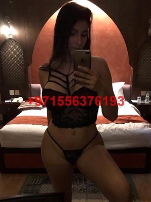 VIP treatment from 29 year-old elite escort Elizabella