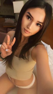 Jamie, mature escort, 23 years old
