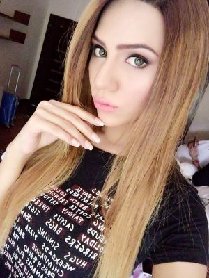 Lots of kissing and cuddling with Beirut asian escort Eva