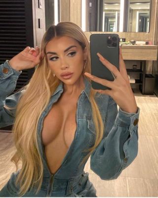 Asian prostitute on sexbeirut.club with sexy photos