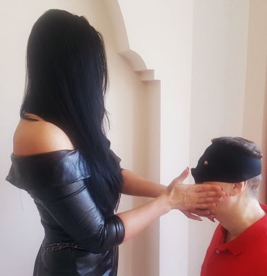 Chinese prostitute Mimi, photos and reviews