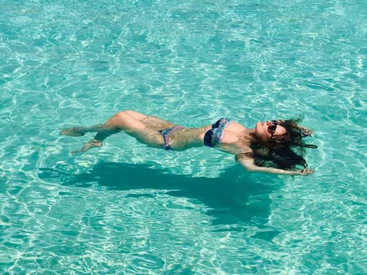 Sexy escort - independent Beirut girl Angela, 79 kg, 179 cm 