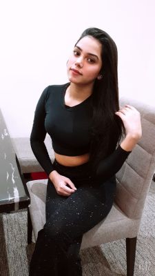 Adult date with sexy Hollie, 161 cm, 55 kg