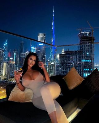 Escort top model girl Jennifer (weight 73 kg, height 175 cm)