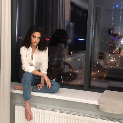 Adult date with sexy Jesenia, 164 cm, 58 kg