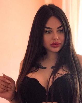 Busty escort in Beirut: Haley works 24 round the clock