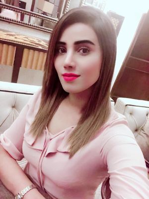 Beirut fetish escort Nancy for golden shower, sex with toys