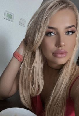 Cheap outcall escort Maggie will visit you in Beirut for sex