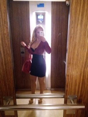 Asian prostitute on sexbeirut.club with sexy photos