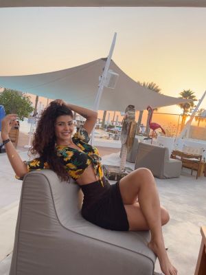 Sexy Beirut woman with tight ass, 55 kg; 161 cm