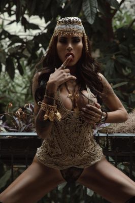Beirut call girl Kelly available for booking 24 7