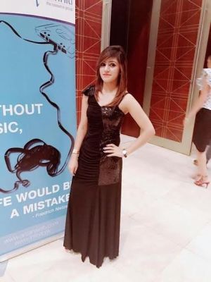 Adult date with sexy Nieve, 170 cm, 67 kg