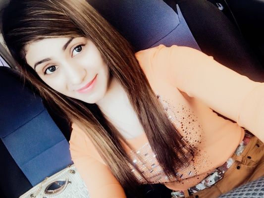Escort Nieve in Beirut for massage