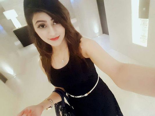 Vip escort in lebanon: Nieve wants to meet a gentleman