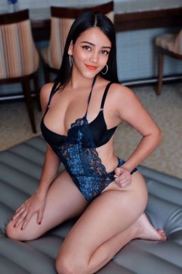 Meara is a model for sex and massage in Beirut