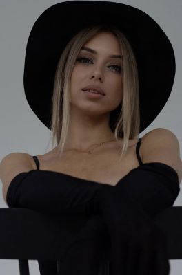 Beirut erotic massage service from Peggy