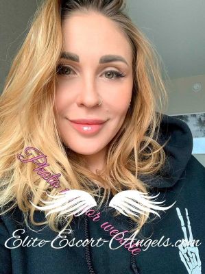 Latex woman Jincy for BDSM dating