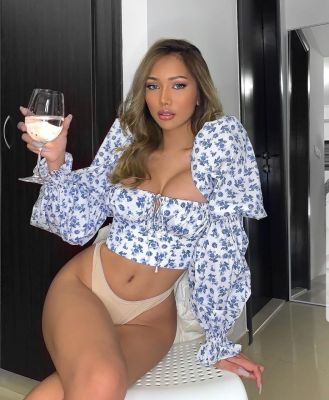 Helen, seductive photo