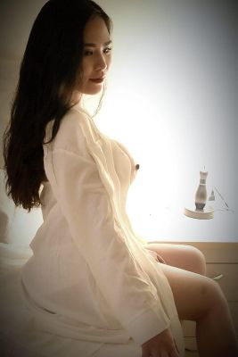 call girl Jovee, from Beirut