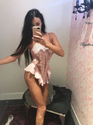 Try BDSM with a Emma