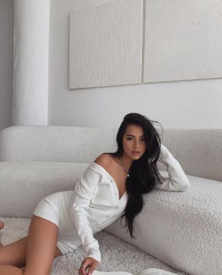 Discreet call girl service from Alina for LBP 400