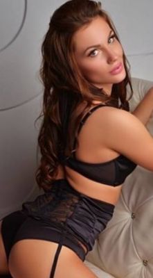 Cheap independent escort Yana charges  600/hr