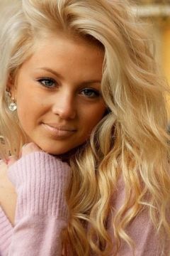 Book a hot Linahot, 170 cm on the best escort website